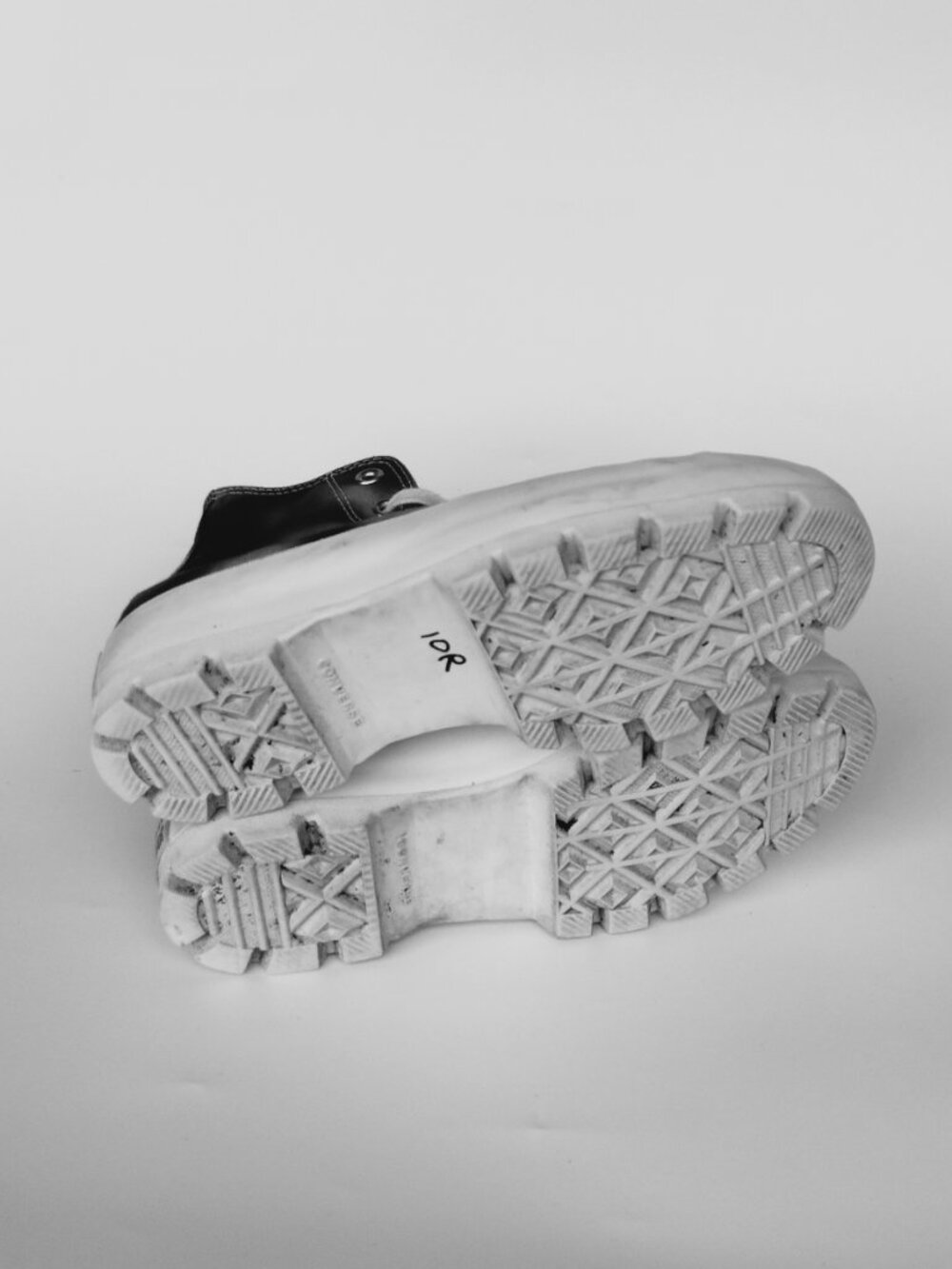 Converse Lugged HI Platform High Top Chuck Taylor Shoes Women’s Size 8 - Picture 5 of 6